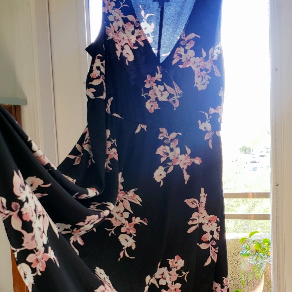 Lane Bryant swishy Sophia Loren style v-neck dress